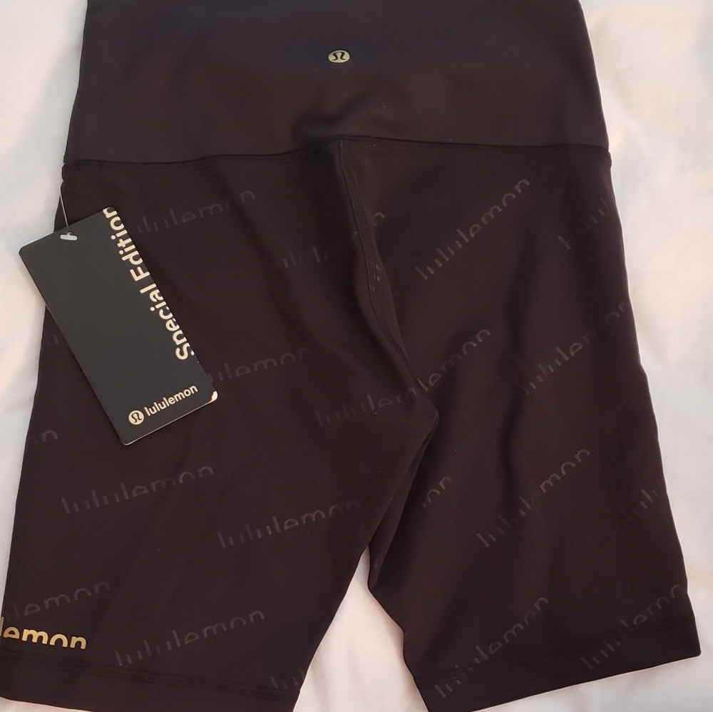 Lululemon Special Edition Wunder Train Logo Shorts Size 8 NWT
